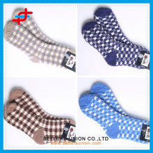 preço barato e aconchegante xadrez padrão meias de tornozelo logotipo personalizado